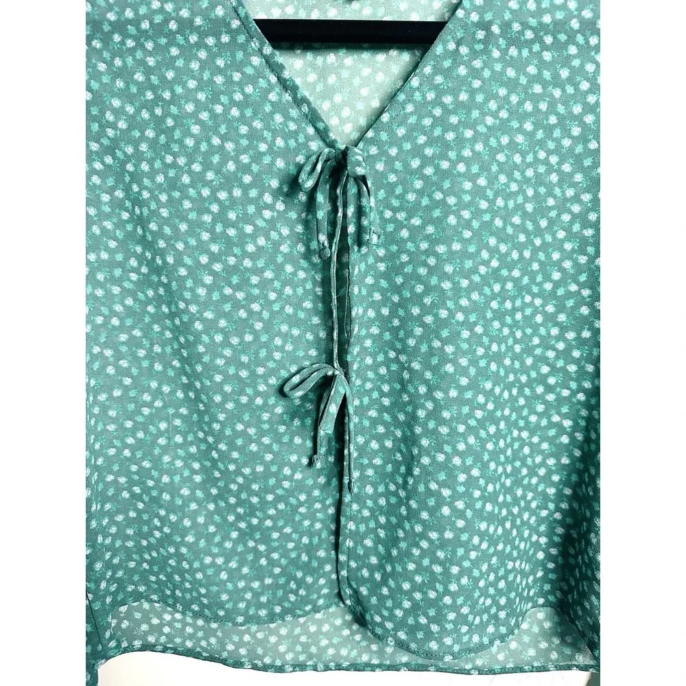 Art Class Girls XL 14 Green Floral Tie Front Blouse Long Sleeve Bell Cuff Spring
